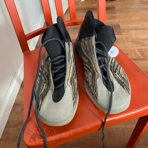 Yeezy Sneakers